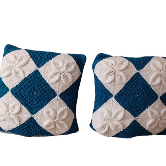 Holiday Christmas Hand Made Knitted Pillow Covers - Picture 1 of 12